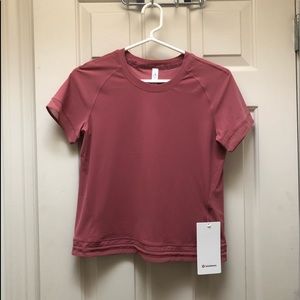 🌟Lululemon Find Focus Short Sleeve Size 2🌟